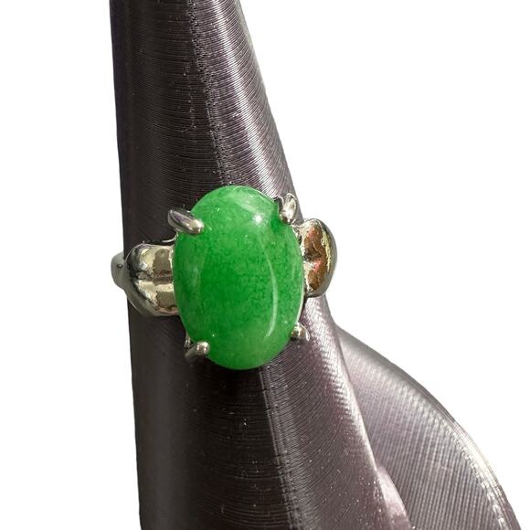 Chrysoprase / Aventurine Green Semi-Precious Gemstone Ring Silver Plated 9.75 - Picture 3 of 6